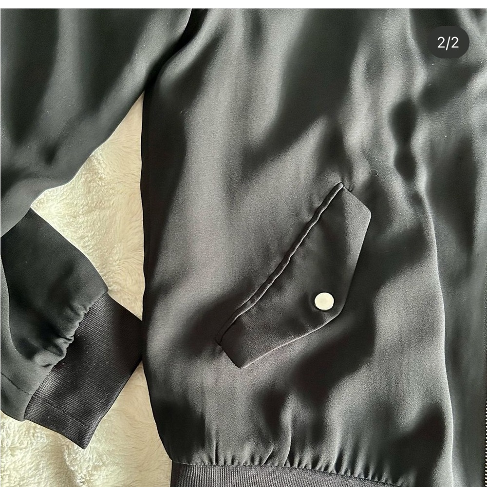 Basic black bomber - Picture 2 of 2